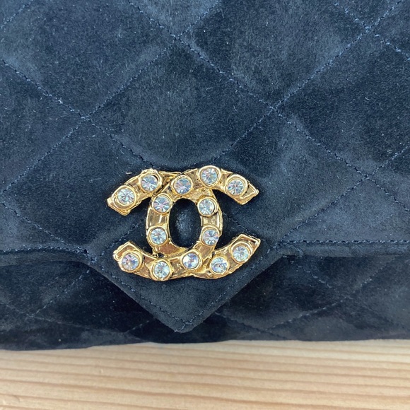Vintage Black Suède Chanel evening purse - Picture 3 of 13